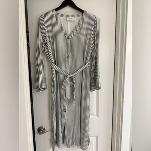 Legoe Heritage Black and White Buttoned Long Sleeve Shirt Dress